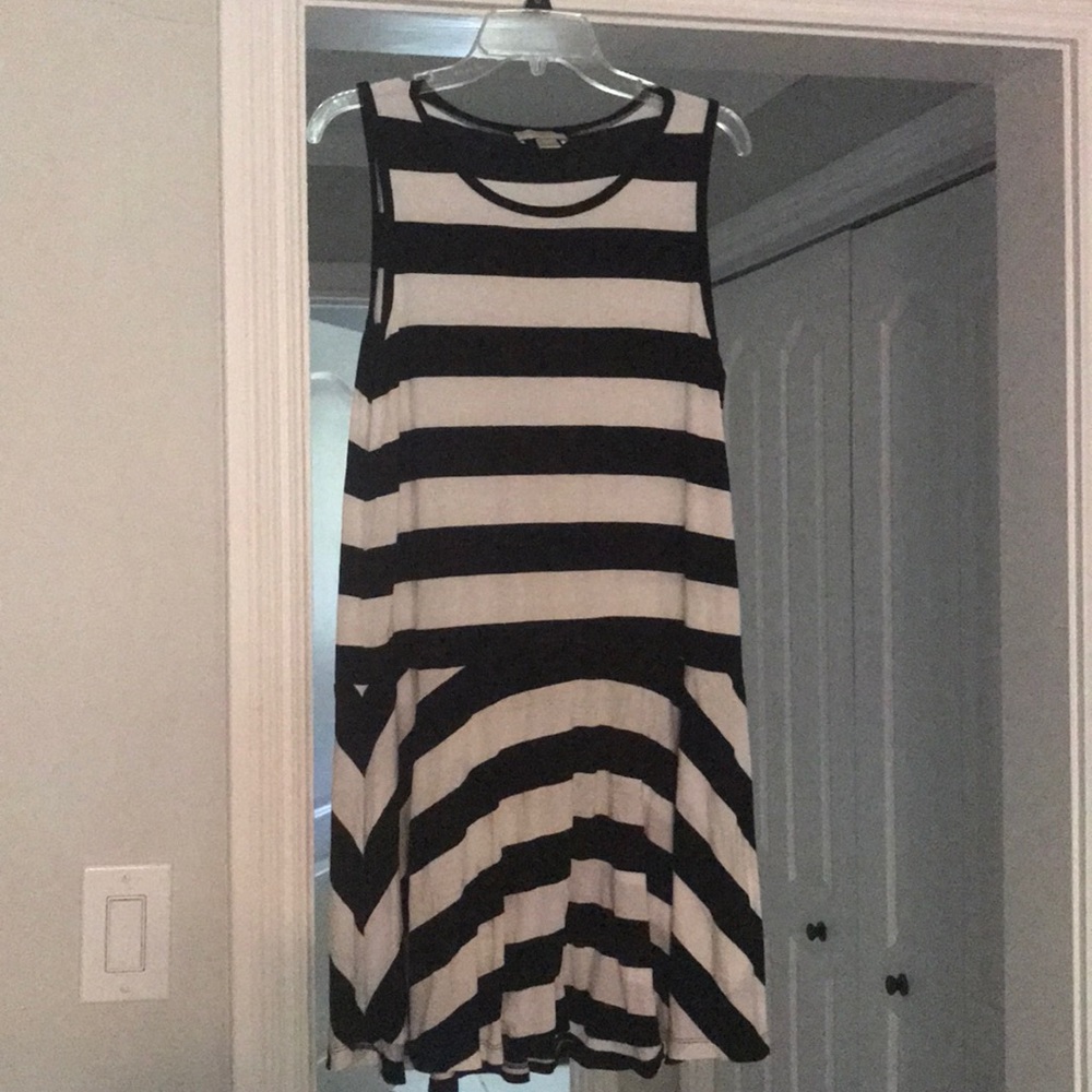 Loft black and white summer dress